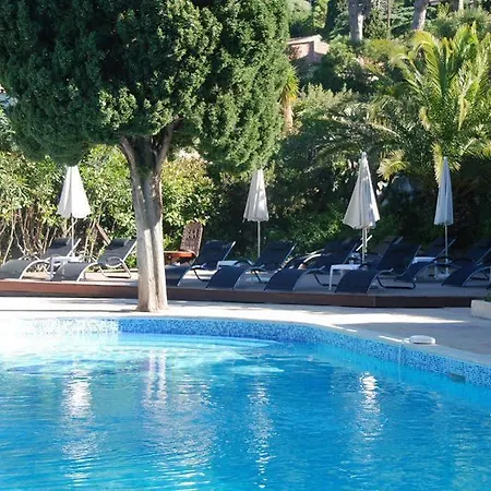 Hotel 83